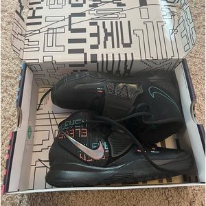 Kyrie basketball shoes